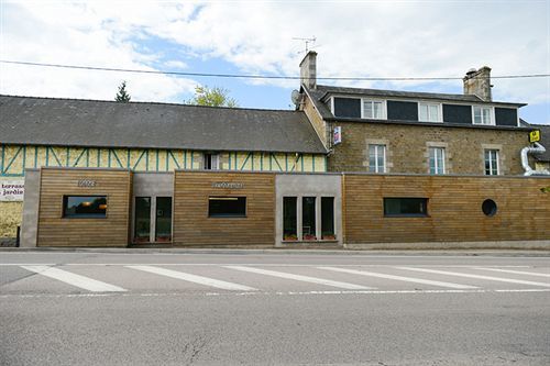 Logis La Lentillere - Restaurant Cote Parc Lalacelle Exterior photo